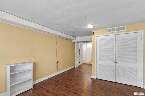 Tiny photo for 2552 37TH Avenue, Rock Island, IL 61201 (MLS # QC4269639)