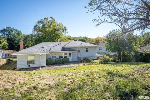 Tiny photo for 2552 37TH Avenue, Rock Island, IL 61201 (MLS # QC4269639)
