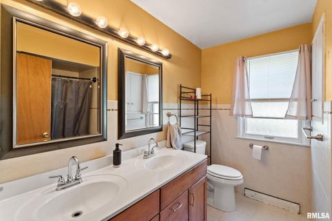 Tiny photo for 2552 37TH Avenue, Rock Island, IL 61201 (MLS # QC4269639)