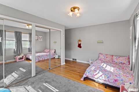 Tiny photo for 2552 37TH Avenue, Rock Island, IL 61201 (MLS # QC4269639)