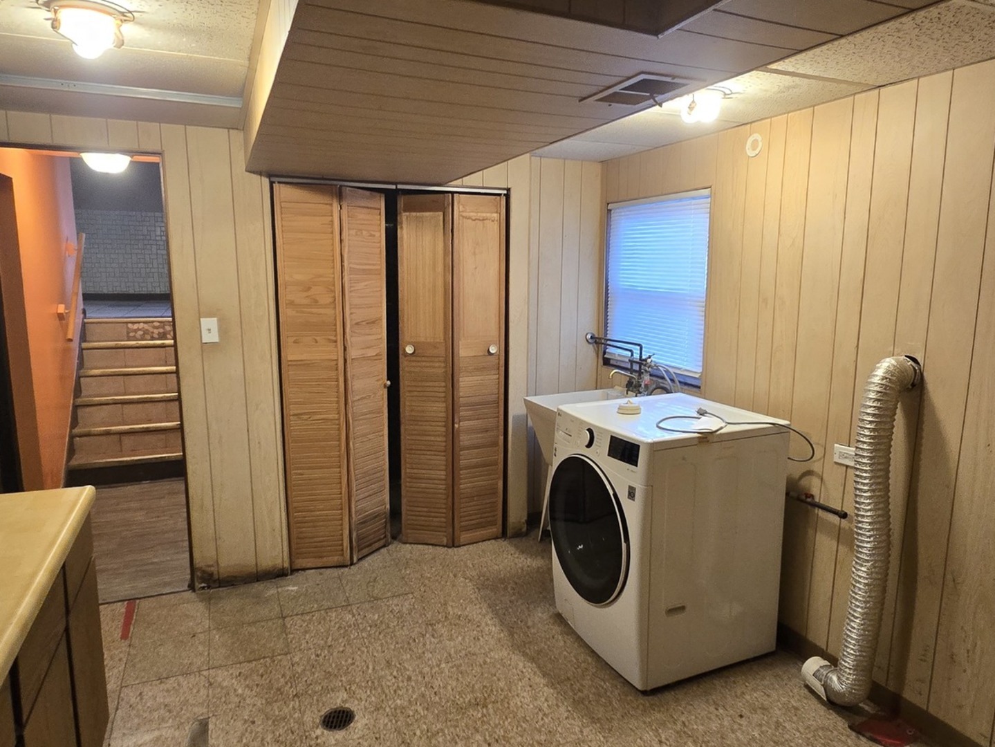 Harvey, Illinois 60426, United States, 3 Bedrooms Bedrooms, ,2 BathroomsBathrooms,Residential,Active,239895