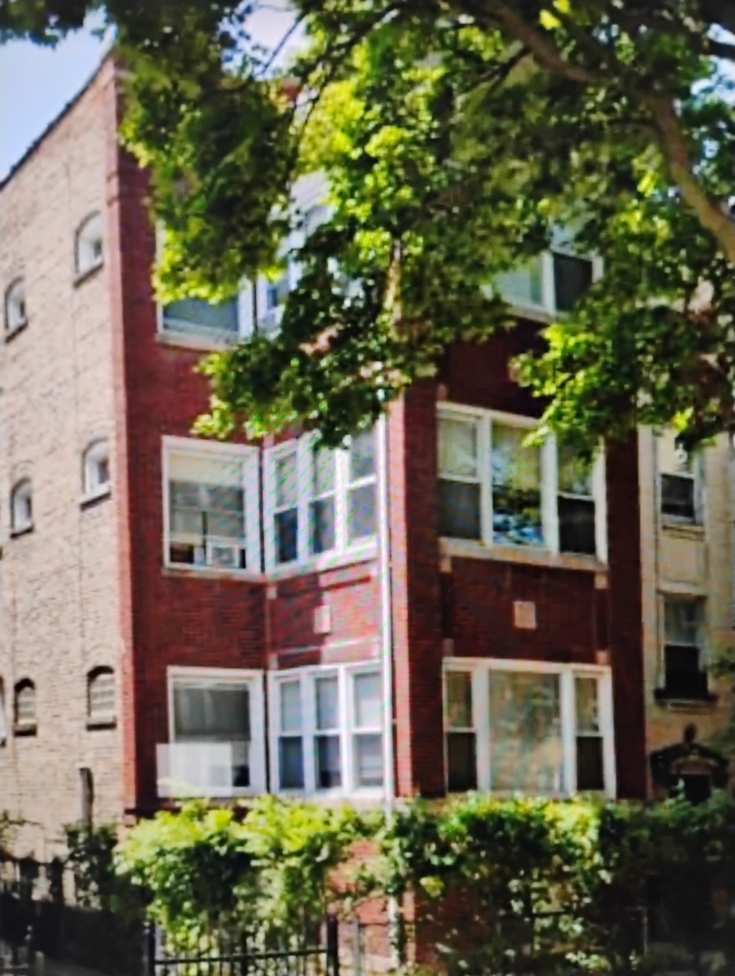 6418 N Rockwell Street