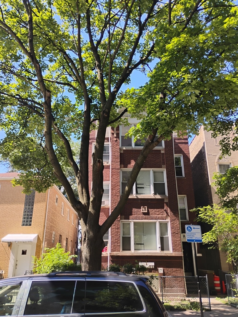 6418 N Rockwell Street