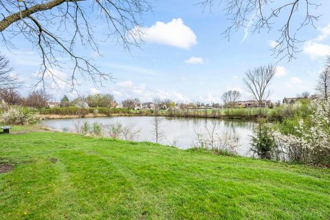 Tiny photo for 611 Hapsfield Lane #100, Buffalo Grove, IL 60089 (MLS # 12620396)