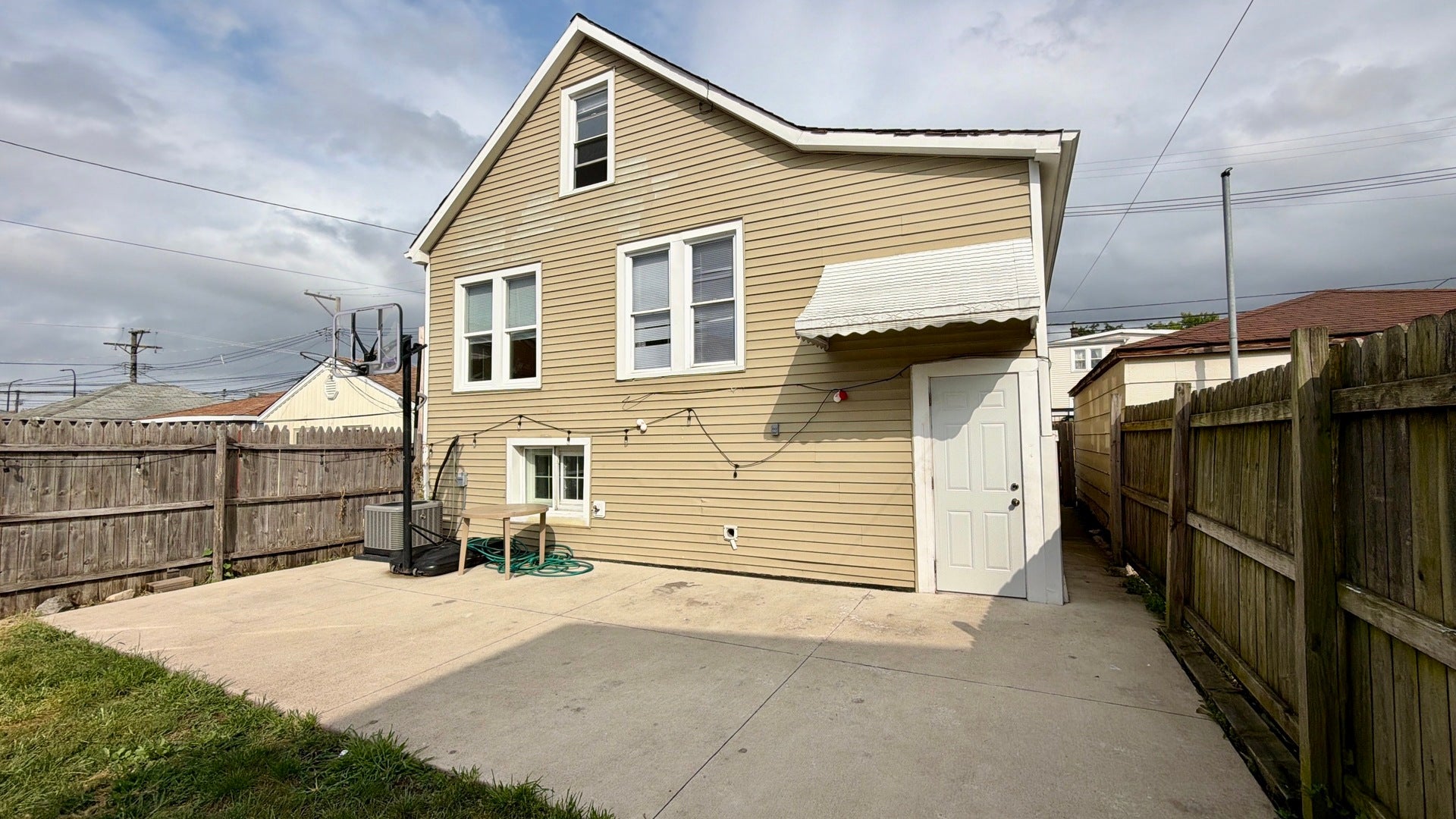 2329 N Mcvicker Avenue