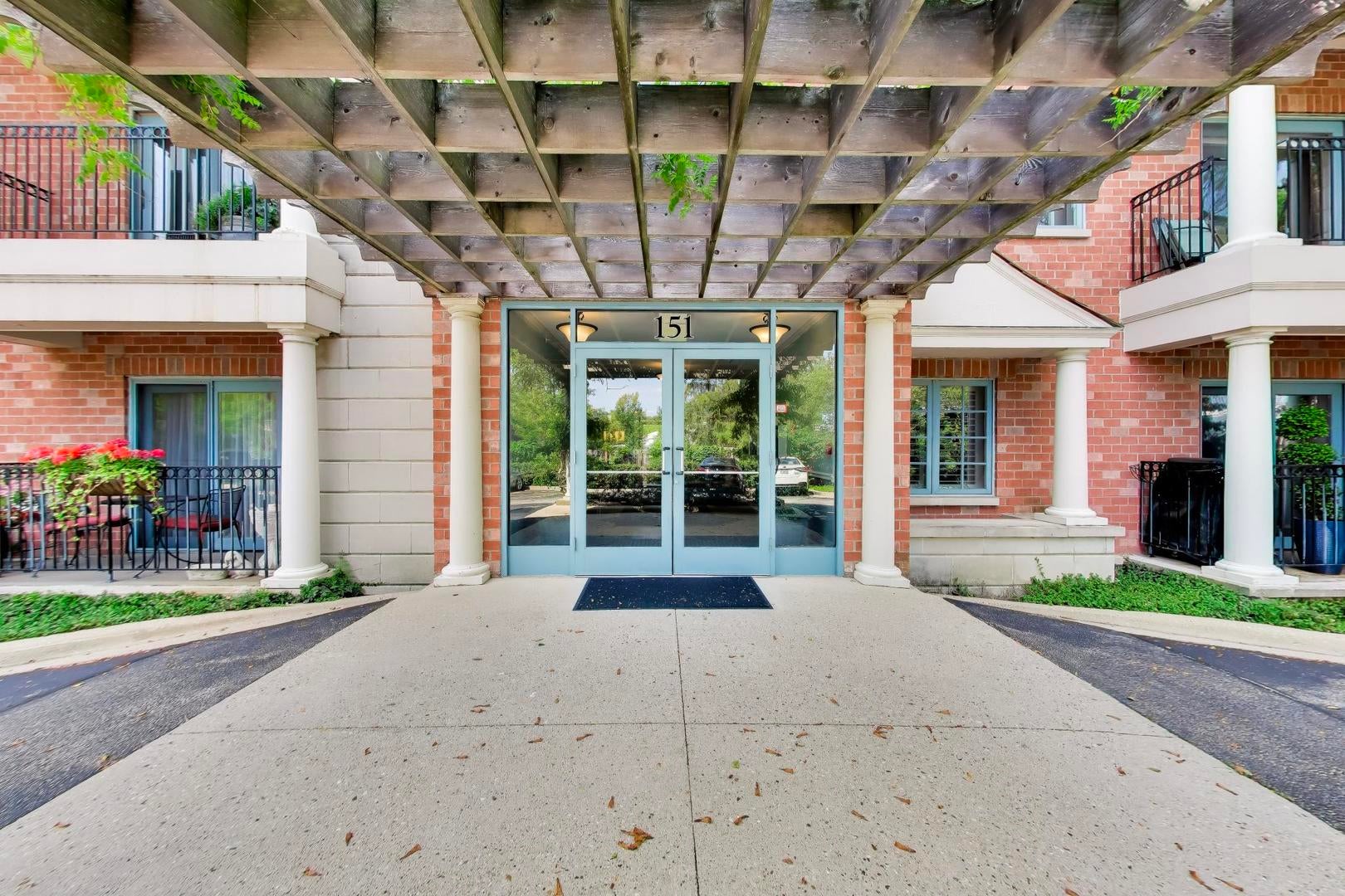 151 E Laurel Avenue 104
