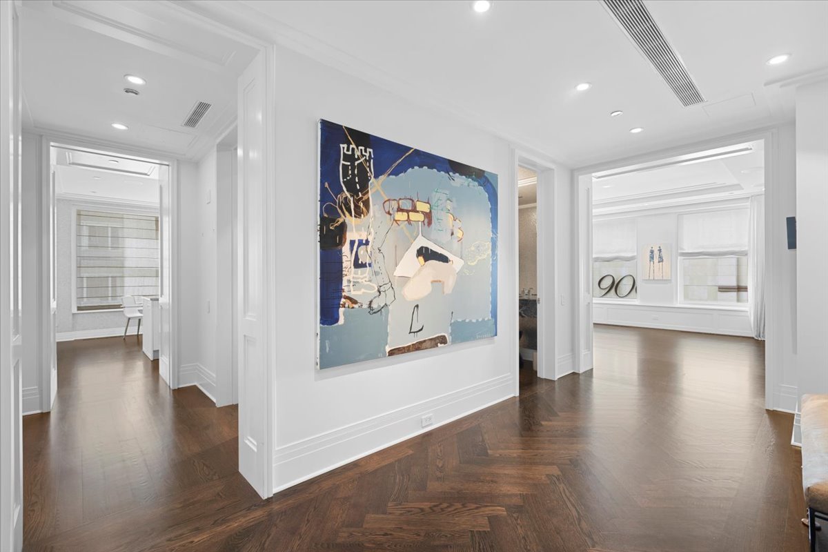 159 E Walton Place 5G