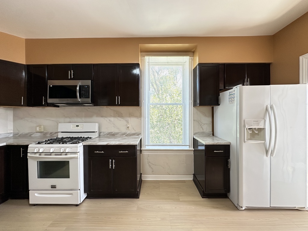 2713 W 16th Street 3