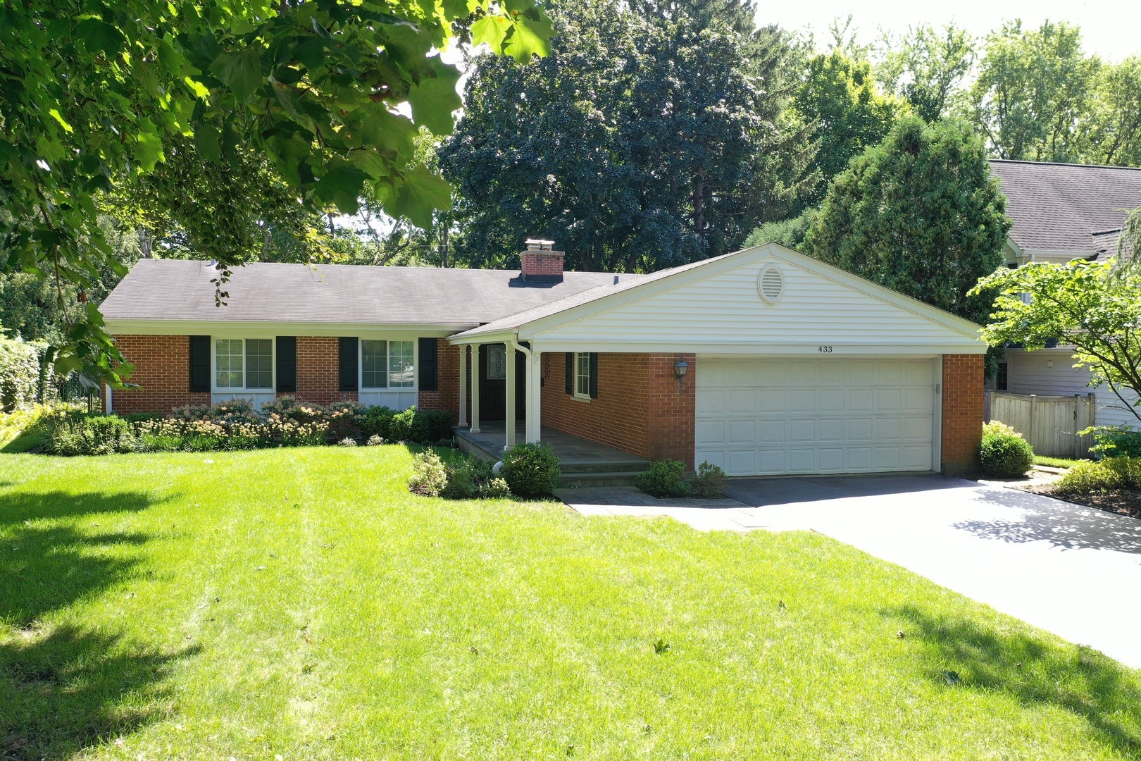 433 W Sheridan Place