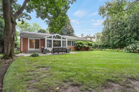 Tiny photo for 433 W Sheridan Place, Lake Bluff, IL 60044 (MLS # 12735499)
