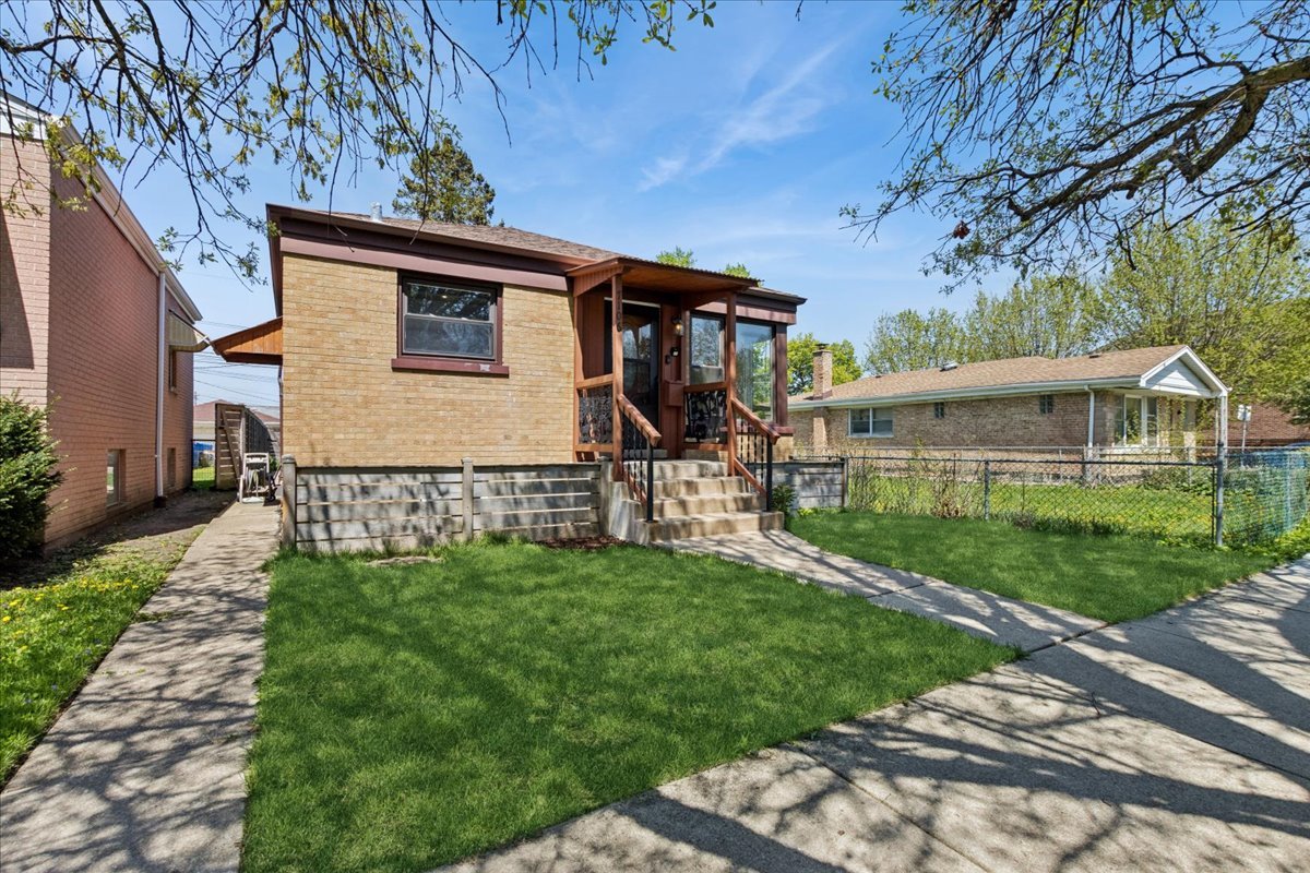 7106 W SUMMERDALE Avenue