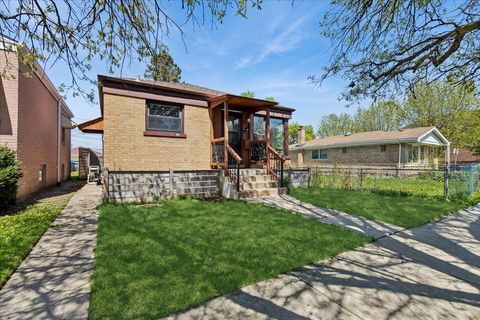 Tiny photo for 7106 W SUMMERDALE Avenue, Chicago, IL 60656 (MLS # 12620205)