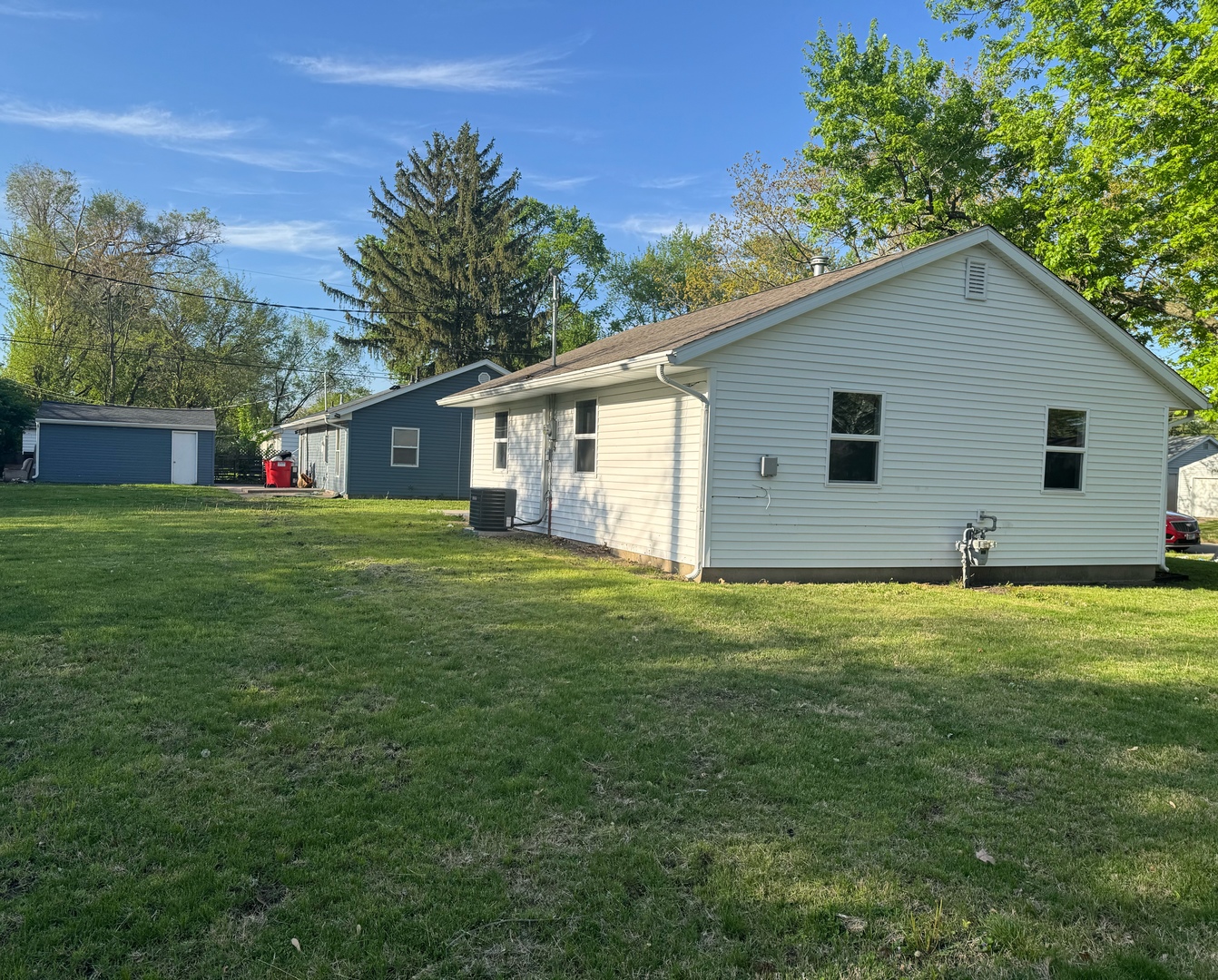 1320 Hedge Road