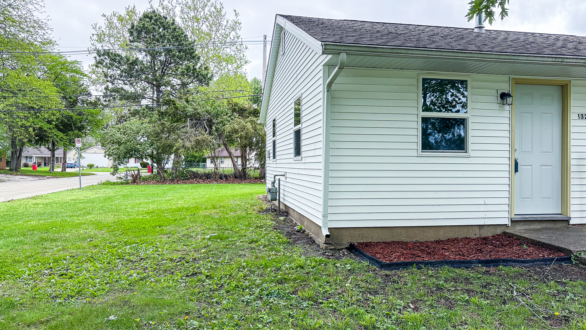 1320 Hedge Road