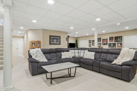 Tiny photo for 15 DORCHESTER Court, Hawthorn Woods, IL 60047 (MLS # 12722702)