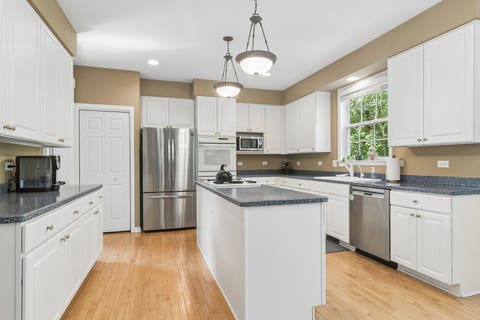 Tiny photo for 15 DORCHESTER Court, Hawthorn Woods, IL 60047 (MLS # 12722702)