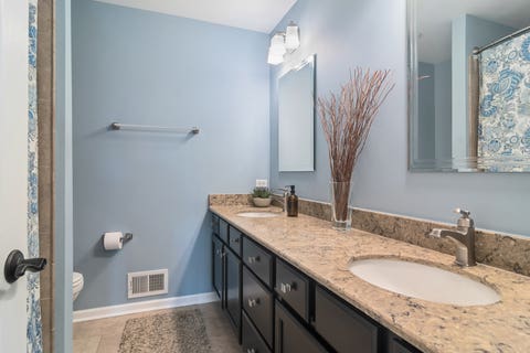 Tiny photo for 15 DORCHESTER Court, Hawthorn Woods, IL 60047 (MLS # 12722702)
