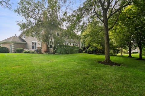 Tiny photo for 15 DORCHESTER Court, Hawthorn Woods, IL 60047 (MLS # 12722702)