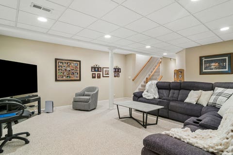 Tiny photo for 15 DORCHESTER Court, Hawthorn Woods, IL 60047 (MLS # 12722702)