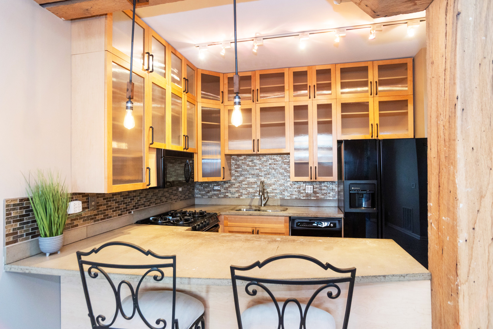 1735 W Diversey Parkway 118