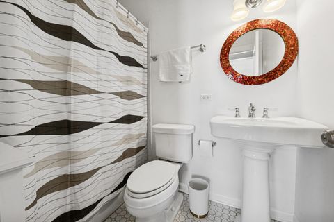 Tiny photo for 4834 N Kenmore Avenue #3N, Chicago, IL 60640 (MLS # 12484835)