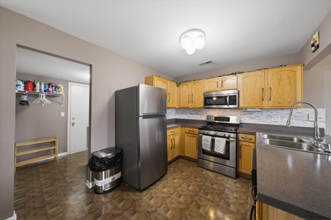 Tiny photo for 1615 Victoria Park Circle, Aurora, IL 60504 (MLS # 12605547)