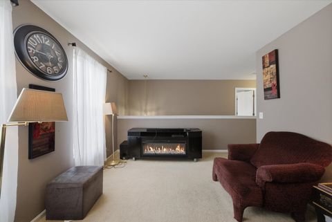 Tiny photo for 1615 Victoria Park Circle, Aurora, IL 60504 (MLS # 12605547)