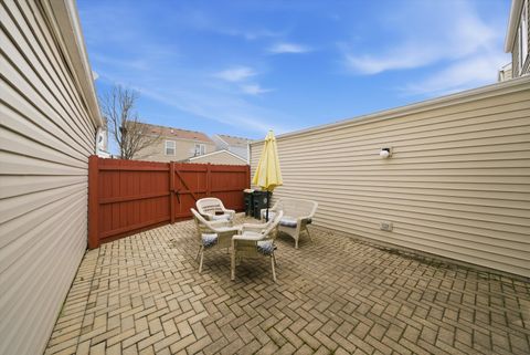 Tiny photo for 1615 Victoria Park Circle, Aurora, IL 60504 (MLS # 12605547)