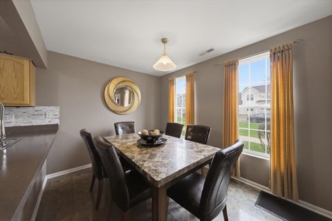 Tiny photo for 1615 Victoria Park Circle, Aurora, IL 60504 (MLS # 12605547)