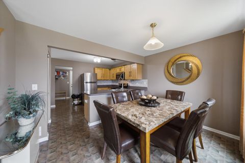 Tiny photo for 1615 Victoria Park Circle, Aurora, IL 60504 (MLS # 12605547)