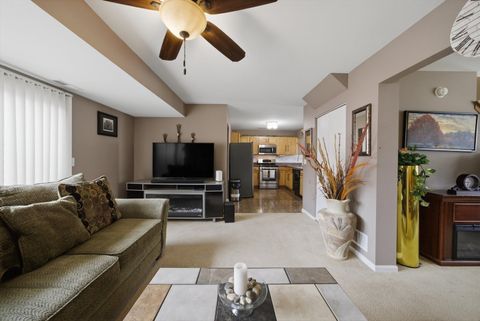 Tiny photo for 1615 Victoria Park Circle, Aurora, IL 60504 (MLS # 12605547)