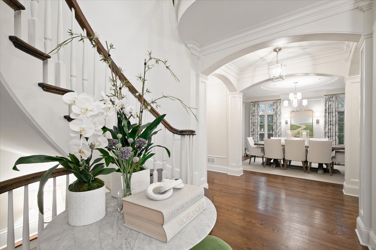 349 E BLODGETT Avenue