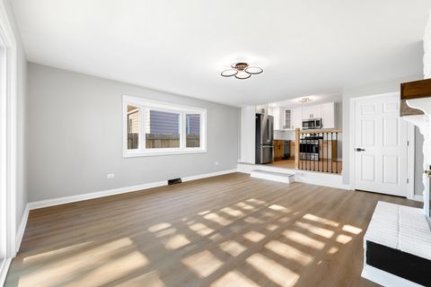 Tiny photo for 22 N 12th Street, St. Charles, IL 60174 (MLS # 12626635)