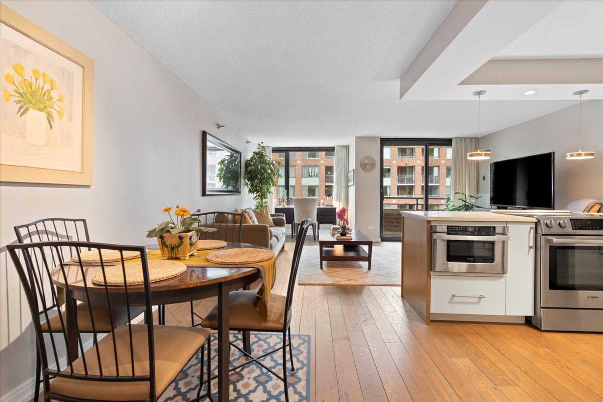 480 N McClurg Court 1013