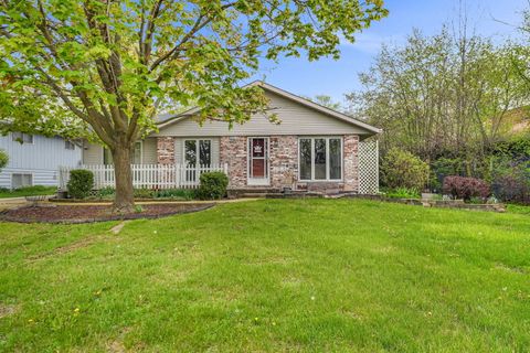 406 Surrey Lane Lindenhurst IL 60046