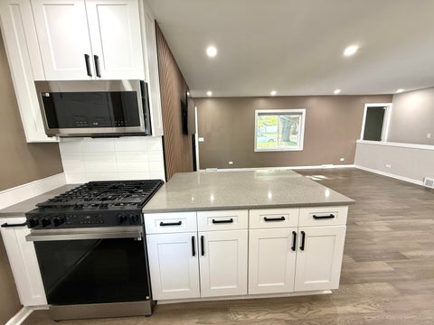 Tiny photo for 1500 Evergreen Street, St. Charles, IL 60174 (MLS # 12790568)