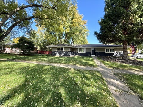 Photo of 1500 Evergreen Street, St. Charles, IL 60174 (MLS # 12790568)