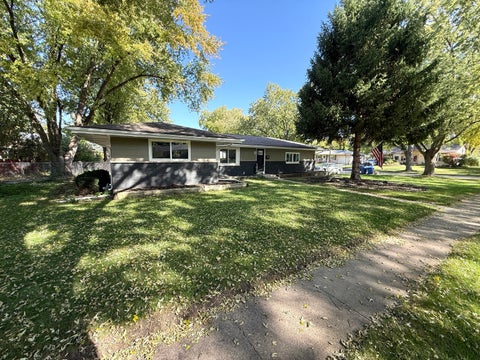 Tiny photo for 1500 Evergreen Street, St. Charles, IL 60174 (MLS # 12790568)