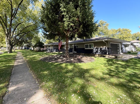 Tiny photo for 1500 Evergreen Street, St. Charles, IL 60174 (MLS # 12790568)