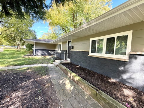 Tiny photo for 1500 Evergreen Street, St. Charles, IL 60174 (MLS # 12790568)
