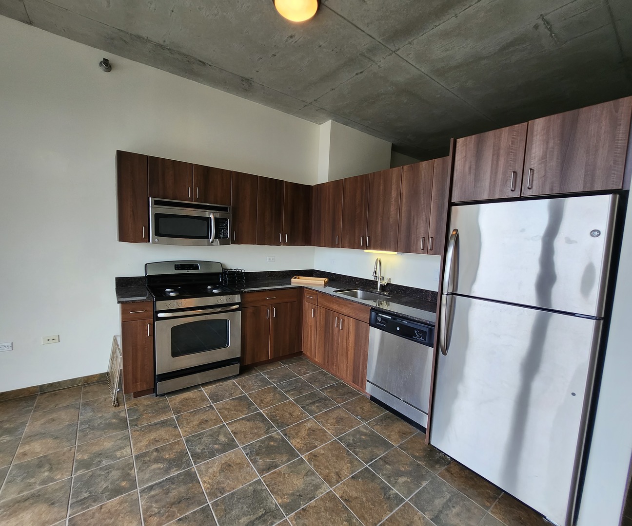 235 W Van Buren Street 1506
