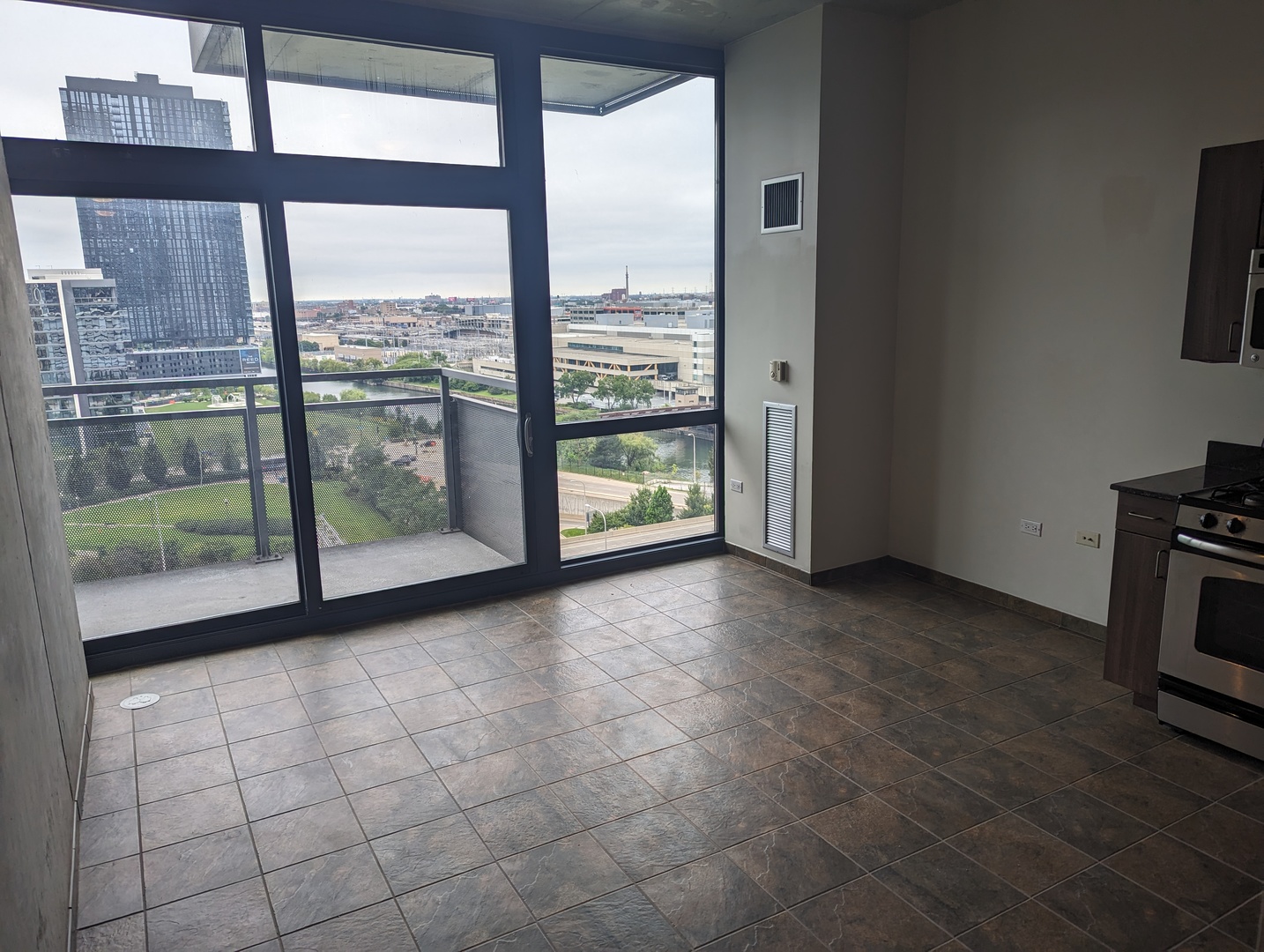 235 W Van Buren Street 1506