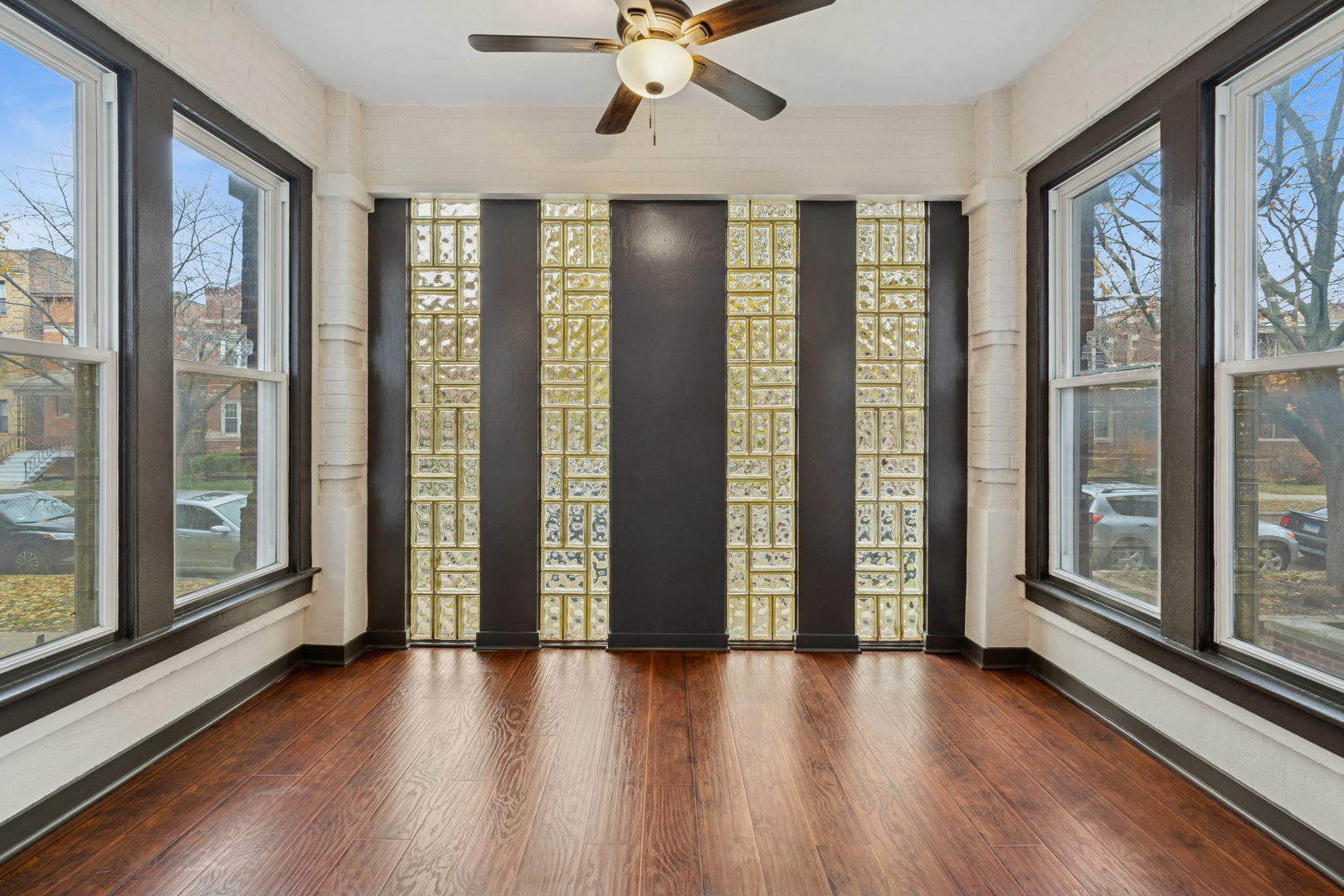 3045 W EASTWOOD Avenue 1