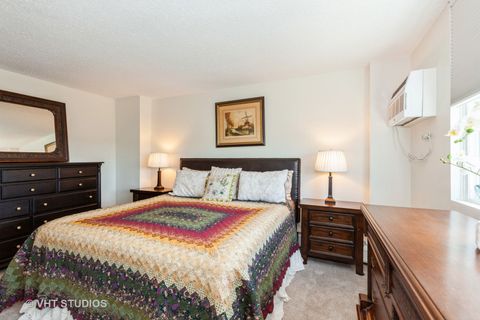 Tiny photo for 2211 S Highland Avenue #4B, Lombard, IL 60148 (MLS # 12429920)