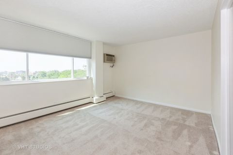 Tiny photo for 2211 S Highland Avenue #4B, Lombard, IL 60148 (MLS # 12429920)