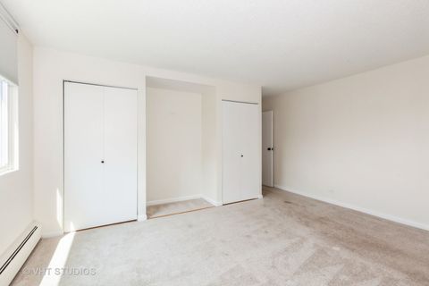 Tiny photo for 2211 S Highland Avenue #4B, Lombard, IL 60148 (MLS # 12429920)