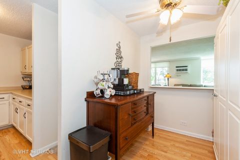 Tiny photo for 2211 S Highland Avenue #4B, Lombard, IL 60148 (MLS # 12429920)