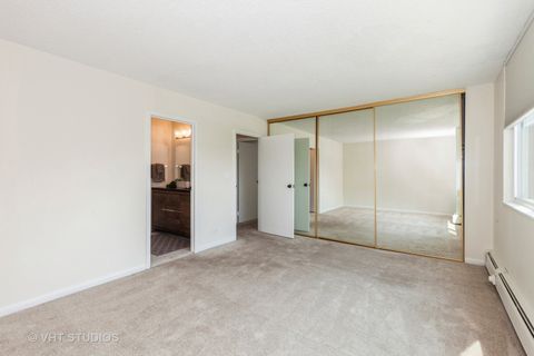 Tiny photo for 2211 S Highland Avenue #4B, Lombard, IL 60148 (MLS # 12429920)