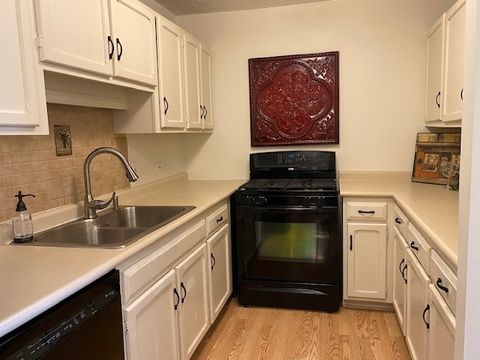 Tiny photo for 2211 S Highland Avenue #4B, Lombard, IL 60148 (MLS # 12429920)