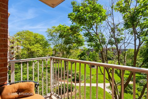 Tiny photo for 2211 S Highland Avenue #4B, Lombard, IL 60148 (MLS # 12429920)